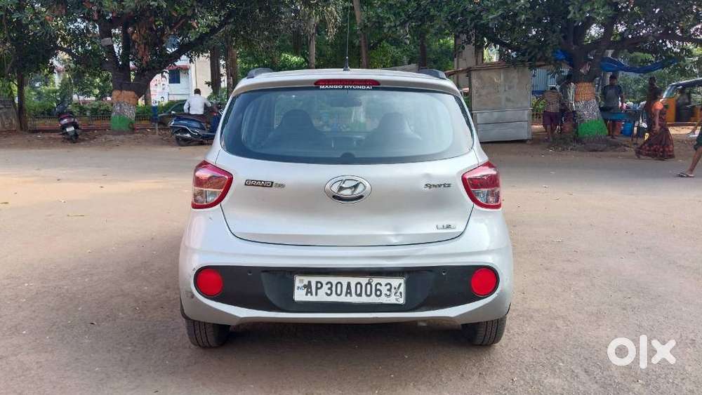 Hyundai Grand I10 Sportz, 2017, Petrol