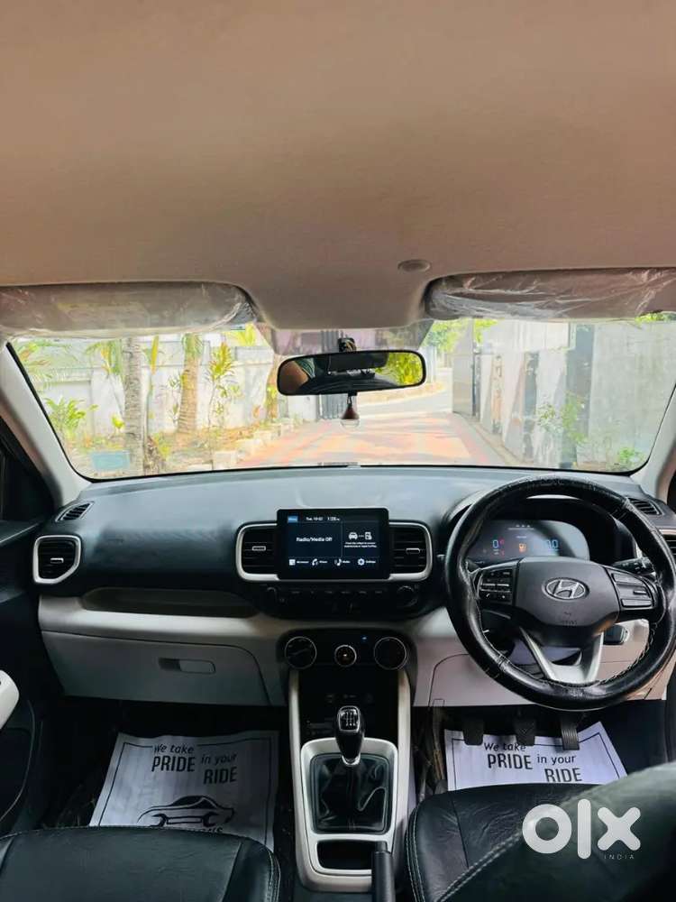 Hyundai Venue 2023 Diesel Well Maintained