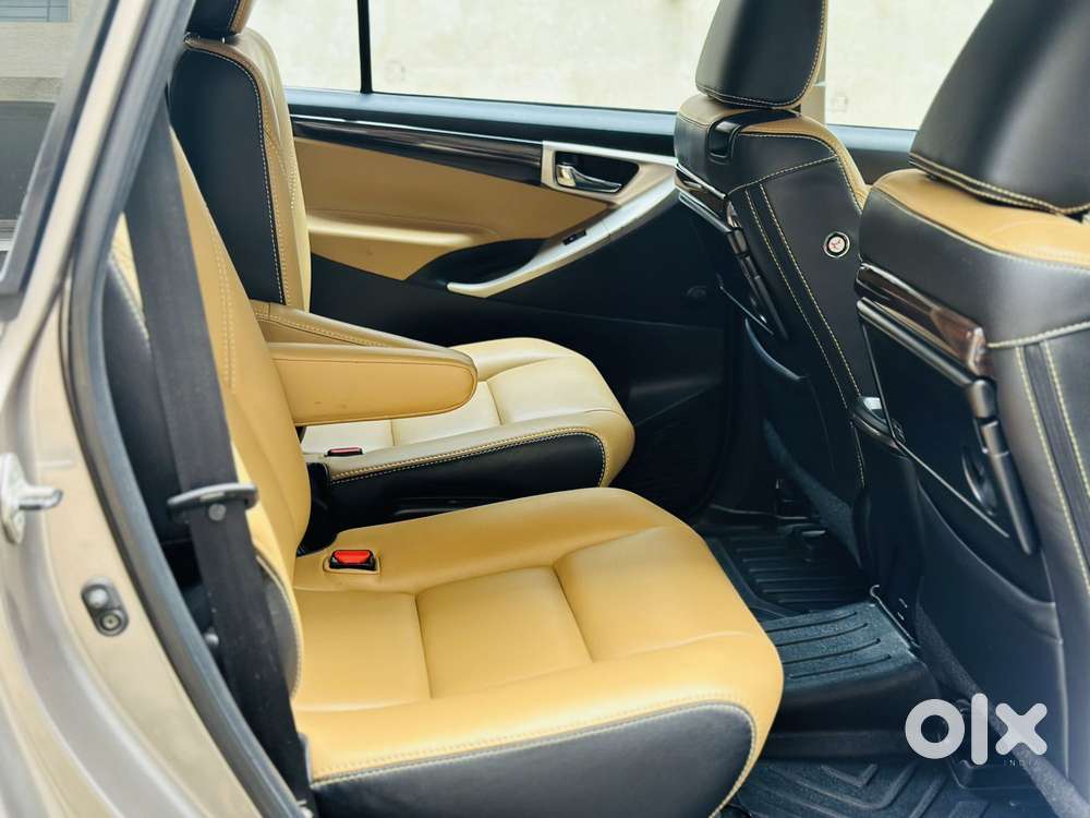 Toyota Innova Crysta 2.8 Zx At 7 Seater, 2017, Diesel