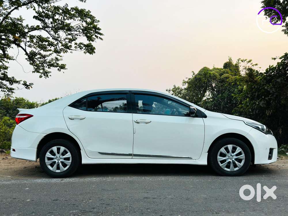 Toyota Corolla Altis 2013-2017 D-4d J, 2015, Diesel