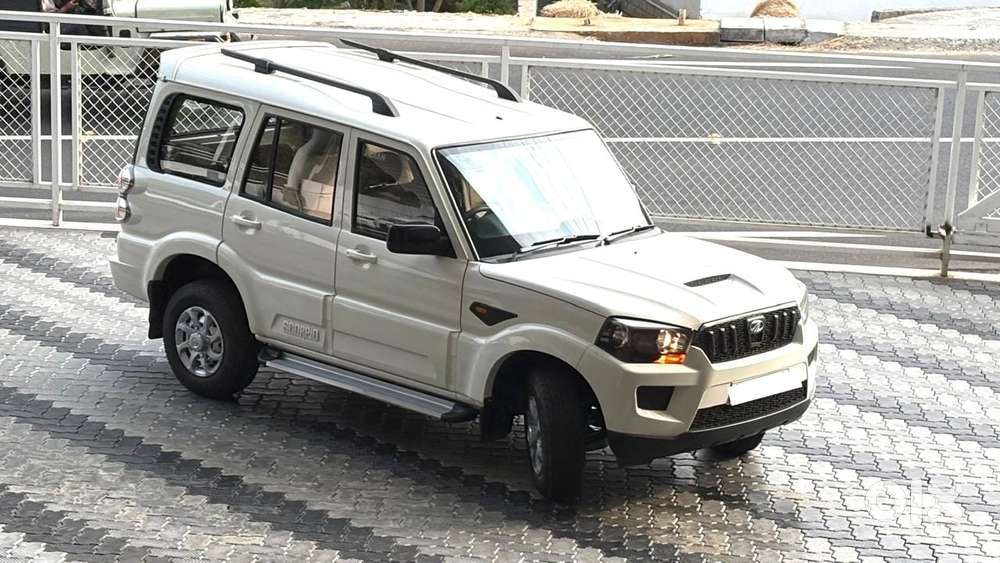 Mahindra Scorpio, 2015