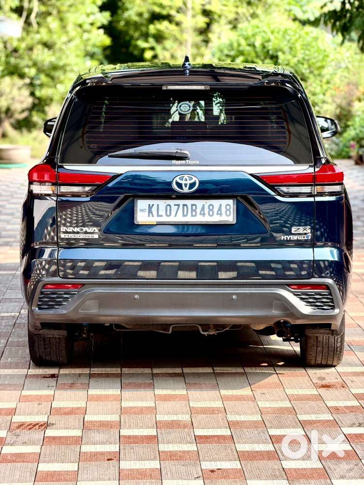 Toyota Innova Hycross 2.0 Zx (o) Hybrid 7 Str, 2023, Petrol