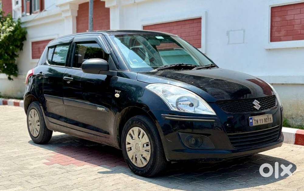 Maruti Suzuki Swift Lxi Bsiv, 2012, Petrol
