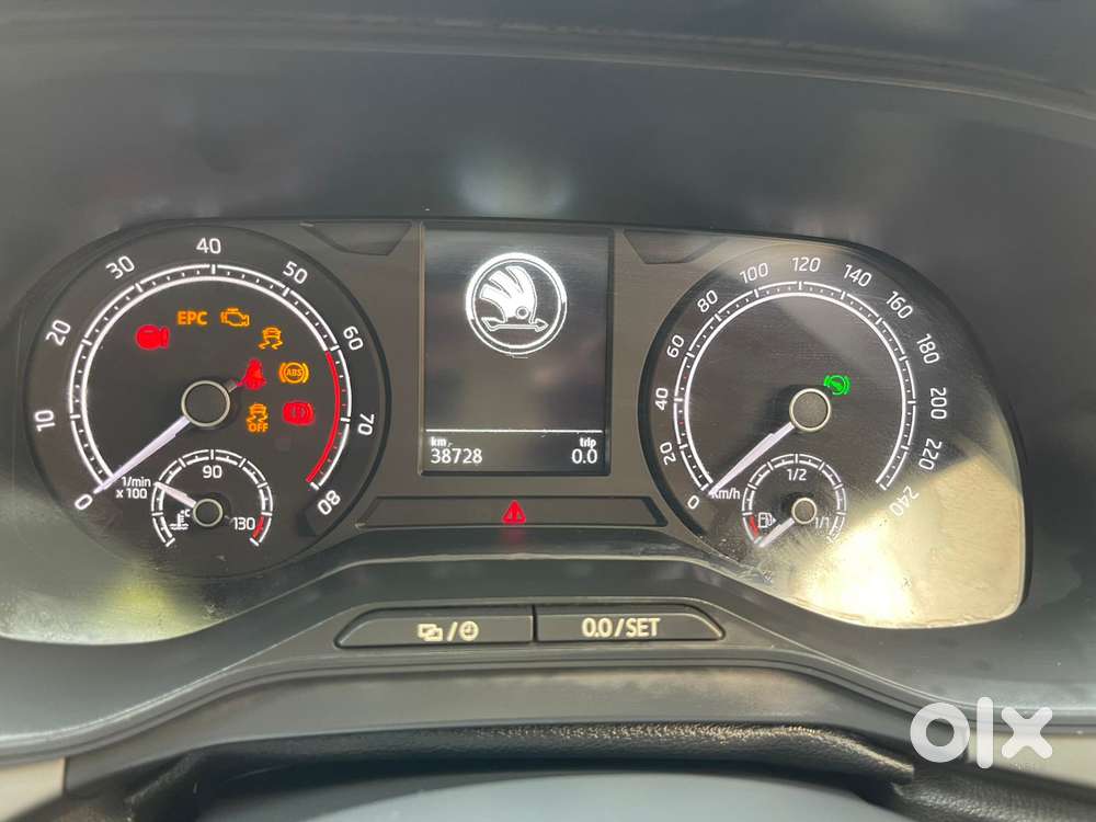 Skoda Kushaq 1.0 Tsi Style At, 2022, Petrol