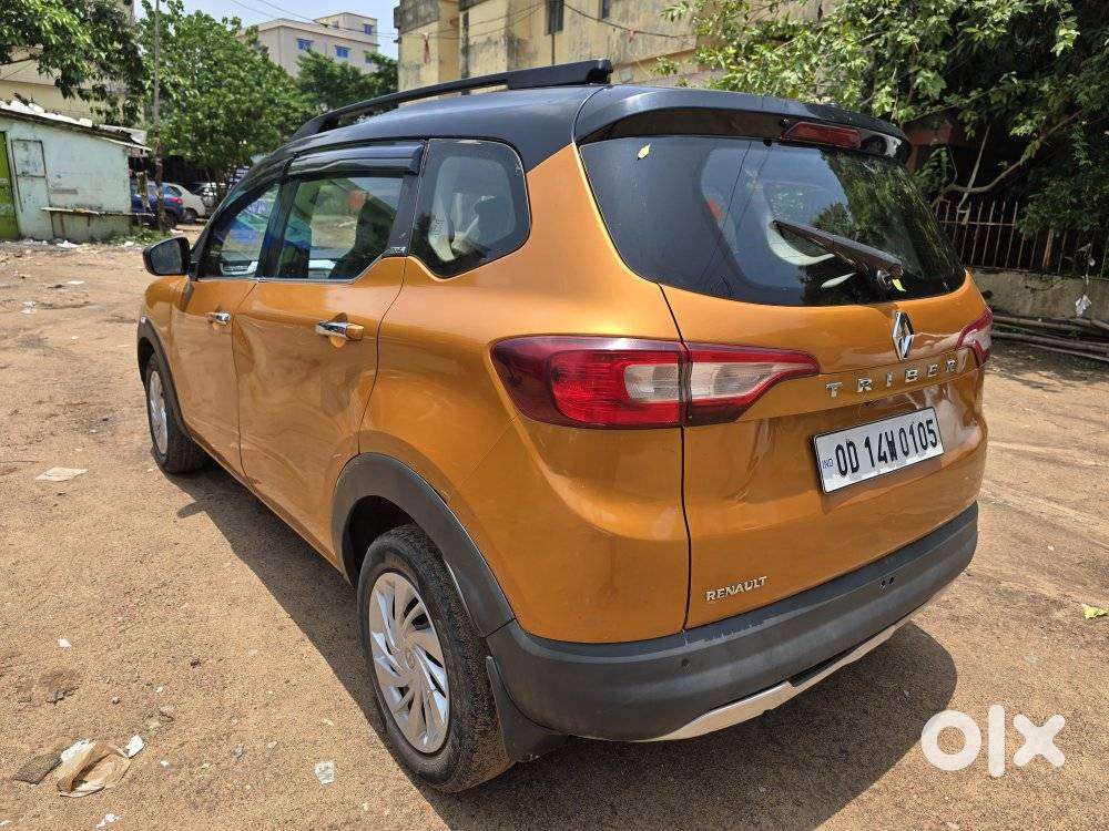 Renault Triber 1.0 Rxz Dual Tone, 2021, Petrol