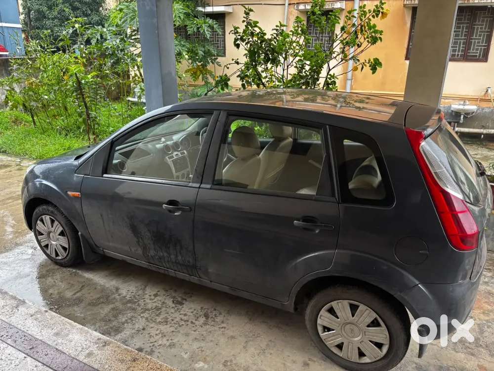 Ford Figo Petrol Lxi 2011 Model