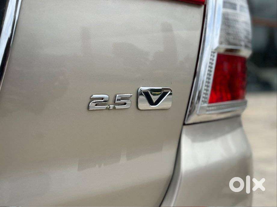 Toyota Innova 2.0 Gx (petrol) 8 Seater Bs Iv, 2014, Diesel