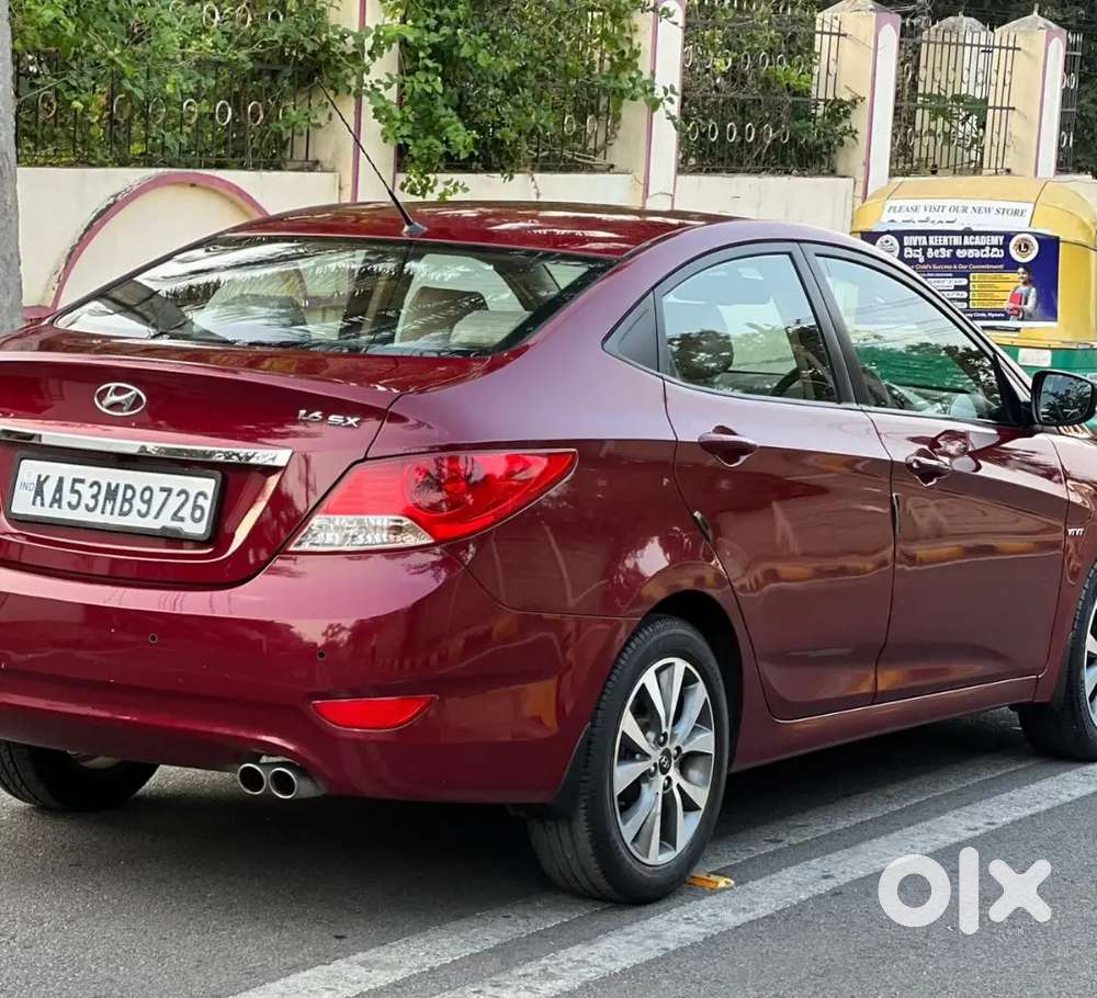 Hyundai    Verna.   Petrol     Well   Good    Condition