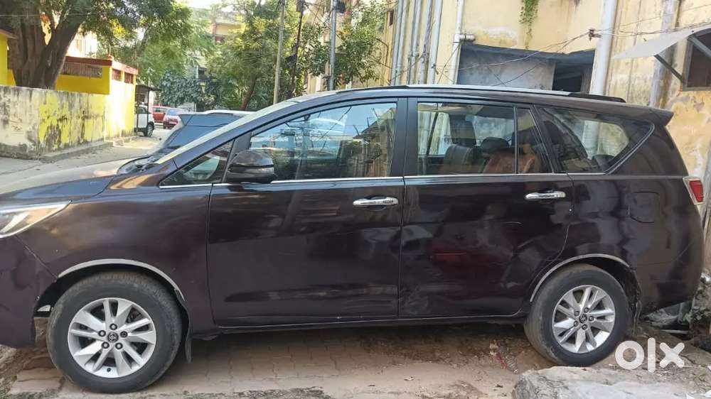 Toyota Innova Crysta 2016 Diesel Third-hand