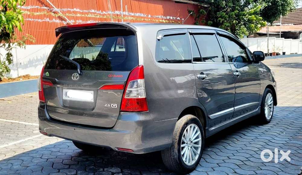 Toyota Innova 2.5 G (diesel) 8 Seater Bs Iv, 2015, Diesel