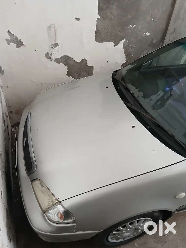 Maruti Suzuki Esteem 2006