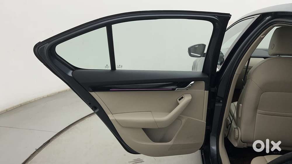 Skoda Octavia 2.0 L K Tsi At, 2018, Petrol