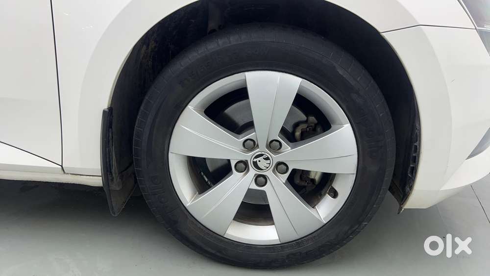 Skoda Superb [ ] 1.8 Style Tsi At, 2019, Petrol