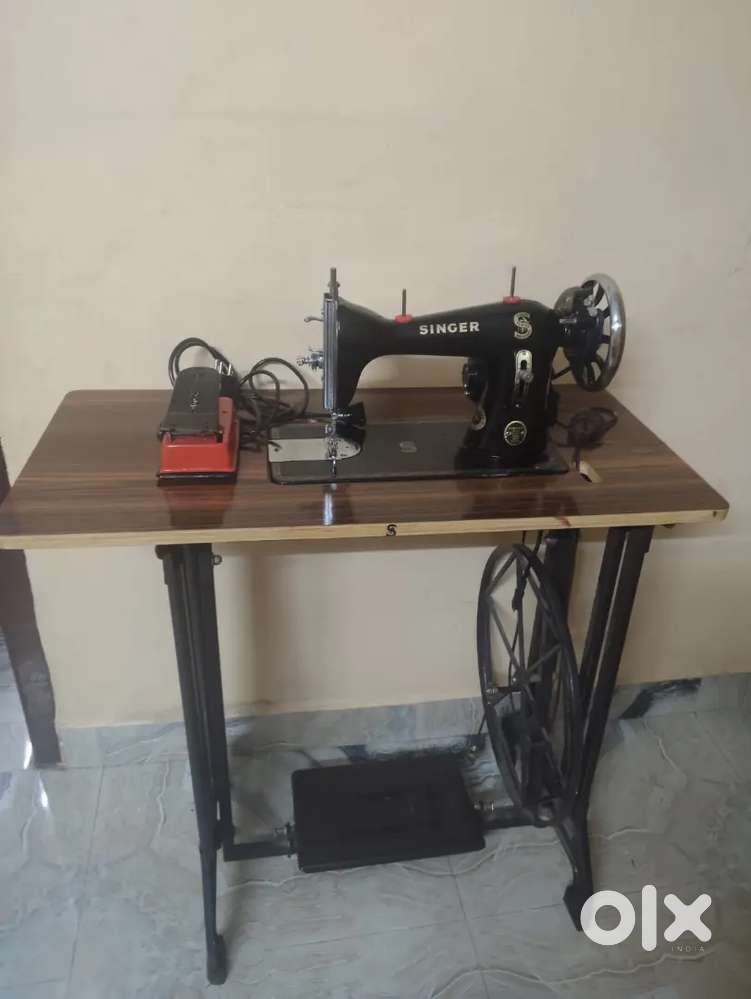 SINGER SEWING MACHINE WITH MOTOR
