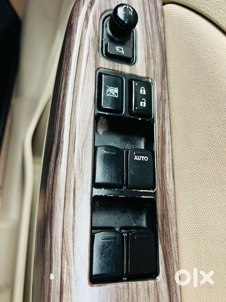 Maruti Suzuki Dzire Vxi Ags, 2022, Petrol