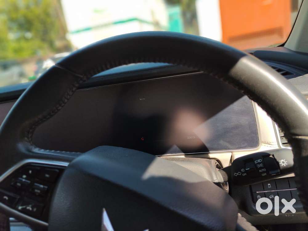 Mahindra Xuv700 2.2 Ax 7 Diesel Mt Luxury Pack Str, 2022, Diesel