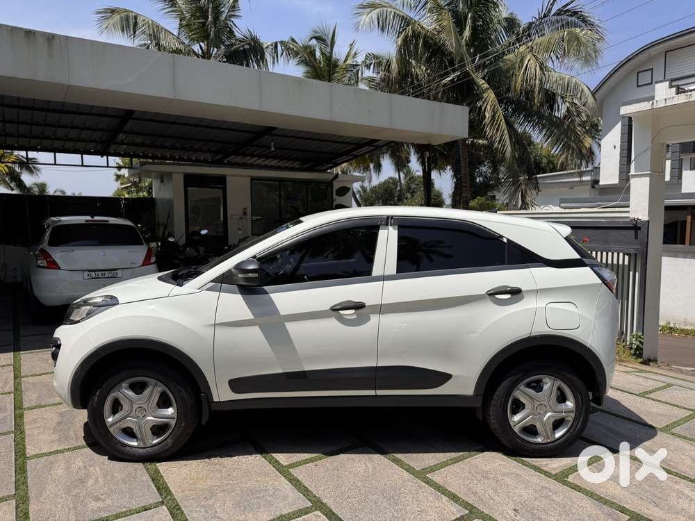 Tata Nexon 1.2 Revotron Xma Amt (s), 2020, Diesel