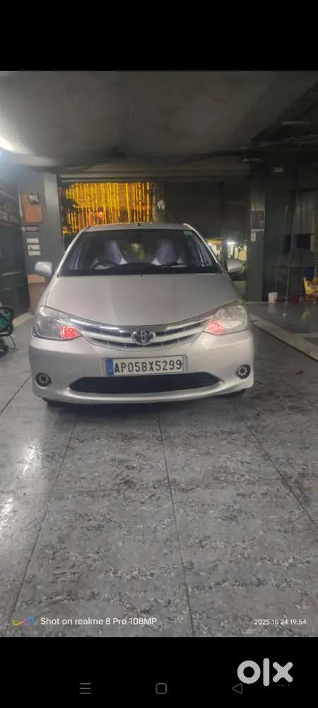 Toyota Etios 2011 Petrol 85000 Km Driven
