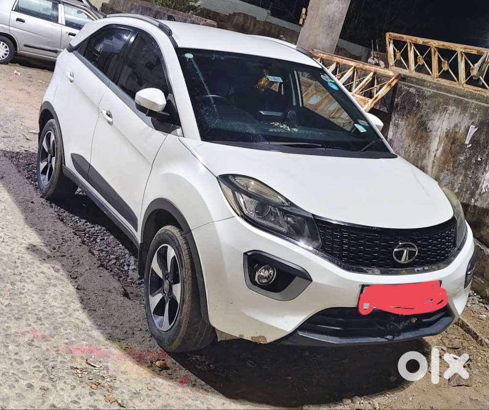 Tata Nexon ,5.5 Years Old, Diesel, Manual