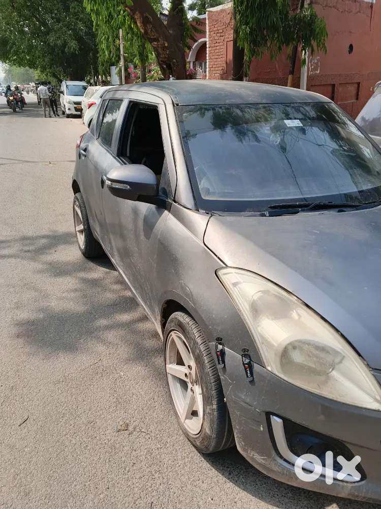 Maruti Suzuki Swift 2012 Petrol 70000 Km Driven