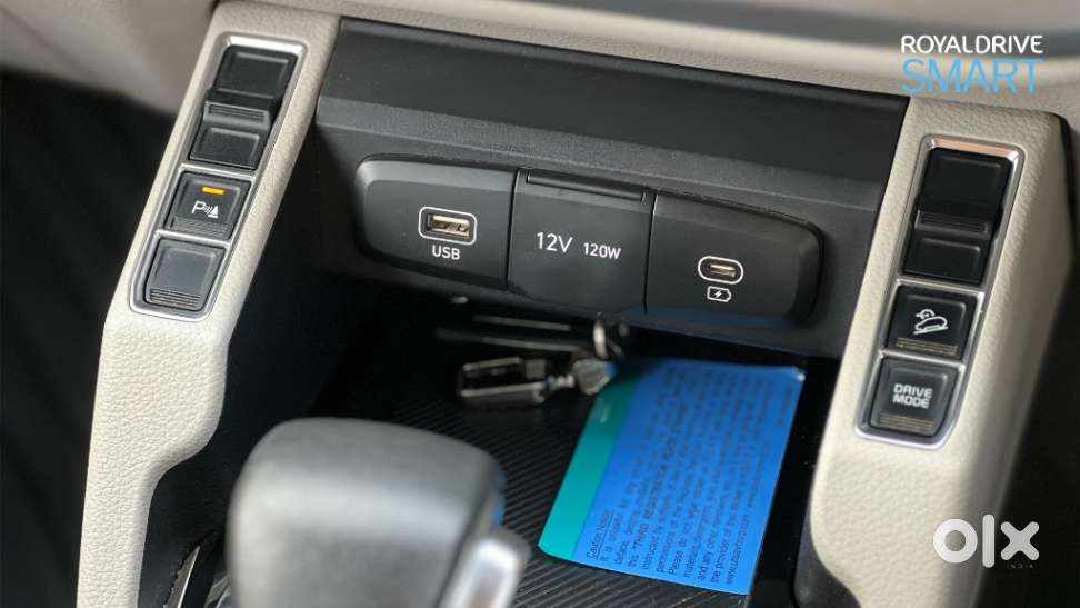 Kia Carens, 2023, Petrol