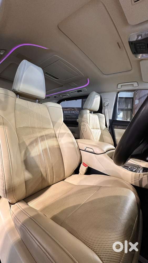 Toyota Vellfire 2.5 Executive Lounge, 2023, Petrol