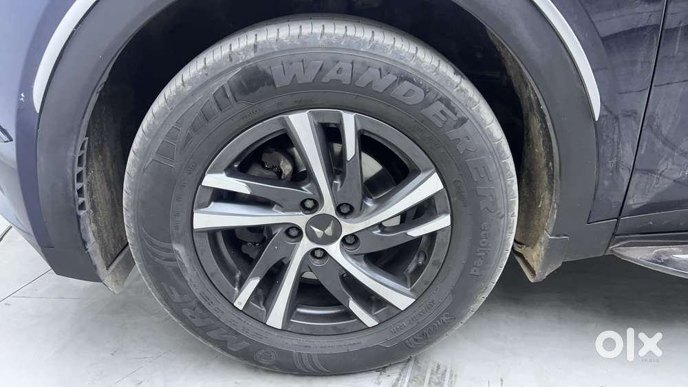 Mahindra Xuv700 2.2 Ax 5 Diesel Mt 7 Str, 2023, Diesel