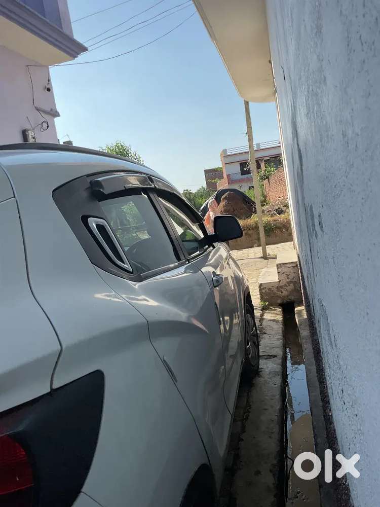 Petrol + Cng Fitted Kuv 100