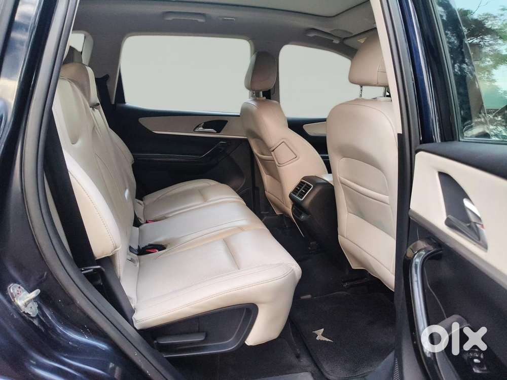 Mahindra Xuv700 2.2 Ax 7 Diesel At Luxury Pack Str Awd, 2022, Diesel