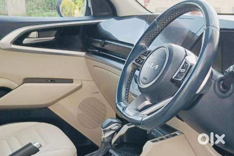 Kia Carens Luxury (o)1.5 Diesel At 7 Str, 2022, Diesel