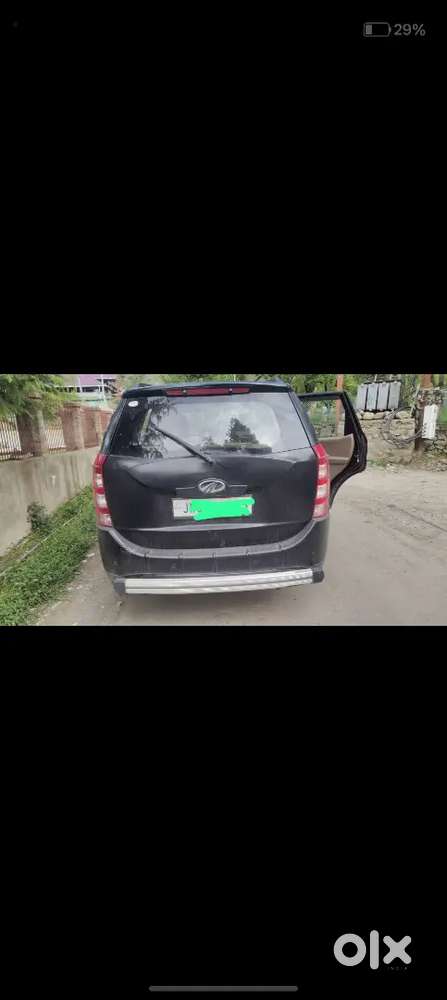 Mahindra Xuv500 Diesel 2015 With 196000 Km Driven