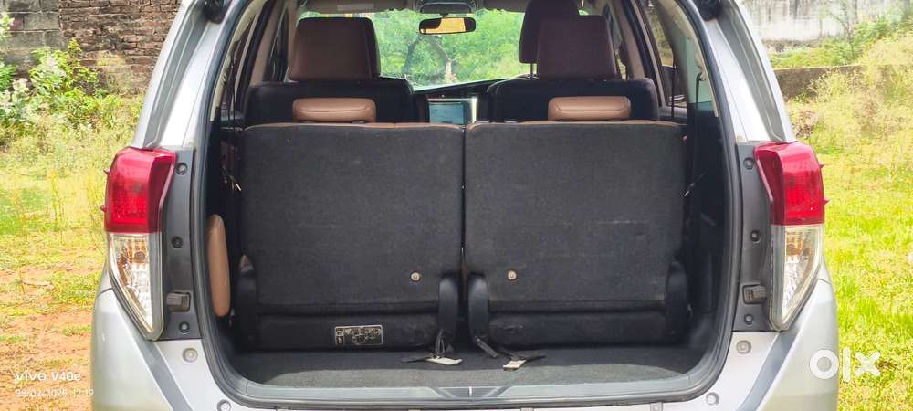 Toyota Innova Crysta 2.8z Automatic, 2016, Diesel