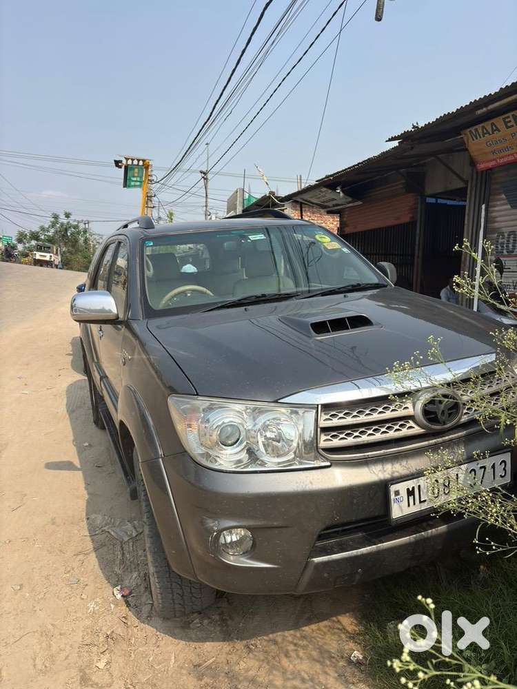 Toyota Fortuner 2011