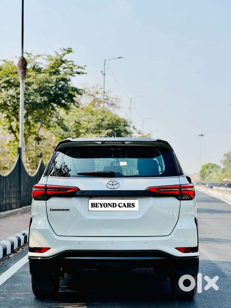 Toyota Fortuner Legender