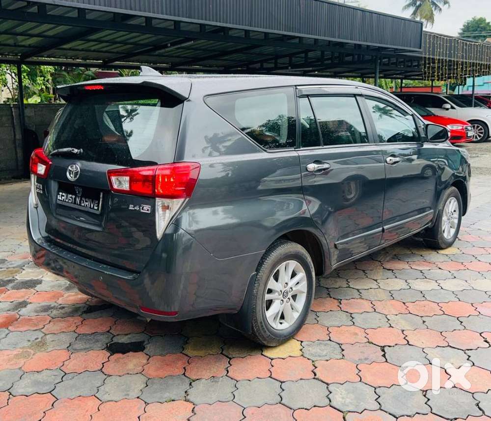 Toyota Innova Crysta 2.4 G Mt 8s, 2017, Diesel