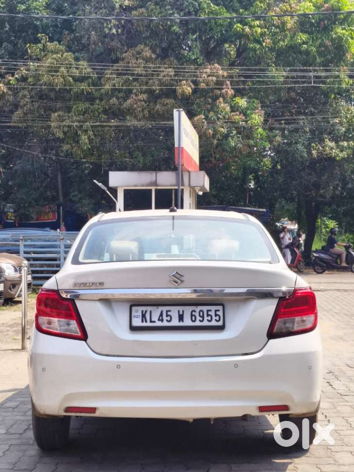 Maruti Suzuki Dzire 1.2 Vxi, 2023, Petrol