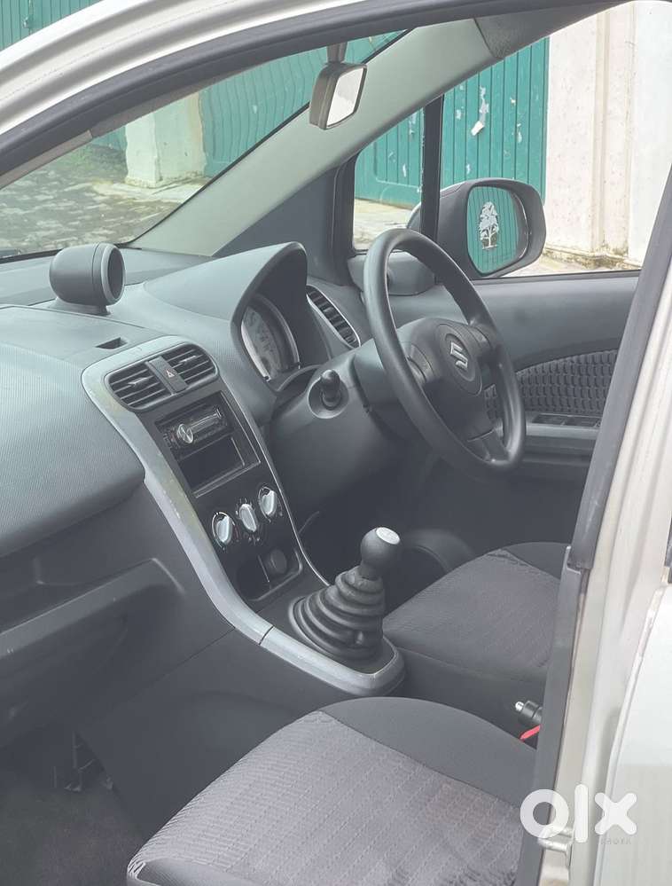 Maruti Suzuki Ritz Vxi, 2012, Petrol