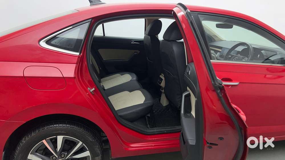 Skoda Slavia Style 1.0l Tsi At, 2022, Petrol