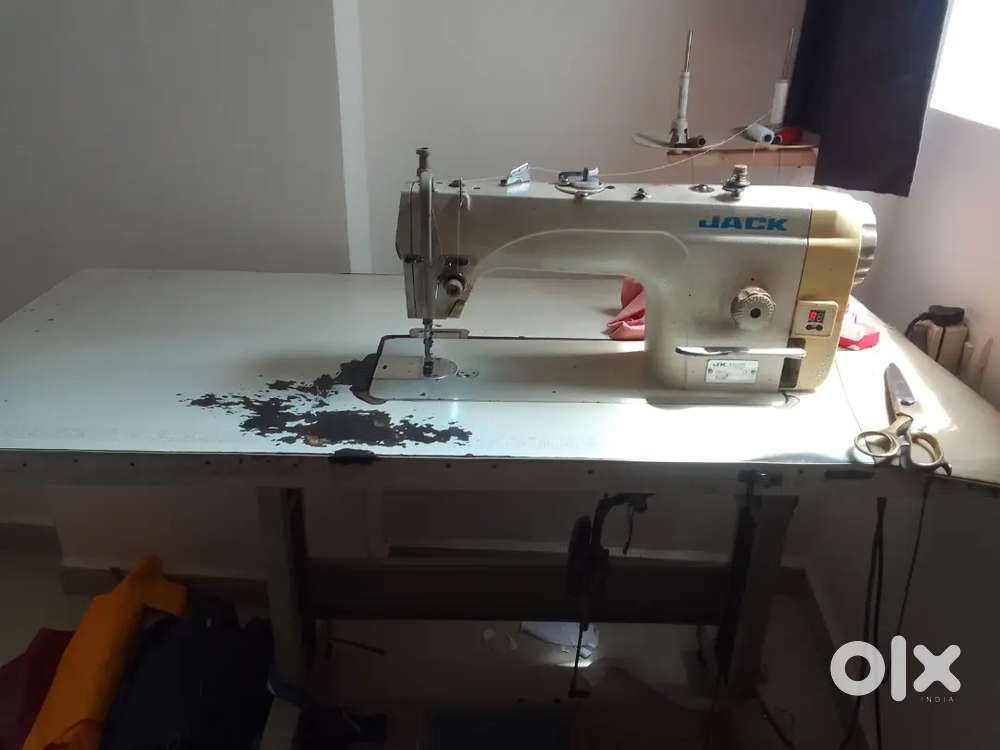 Tailor machine