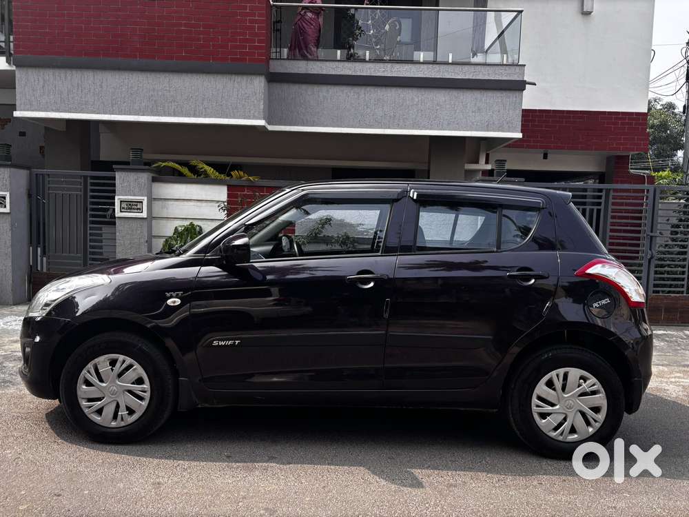 Maruti Suzuki Swift 1.2 Lxi (o), 2017, Petrol