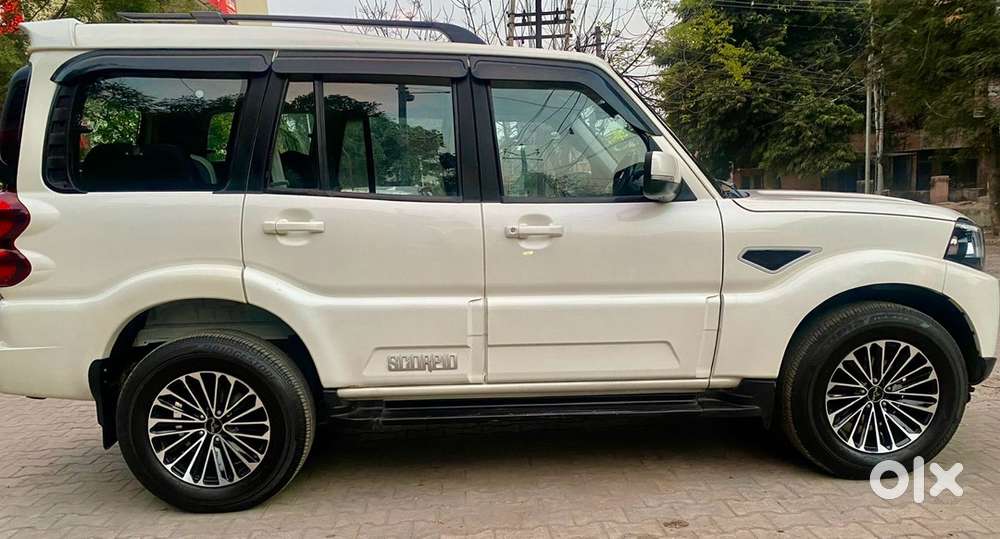 Mahindra Scorpio 2018 Diesel Manual Year