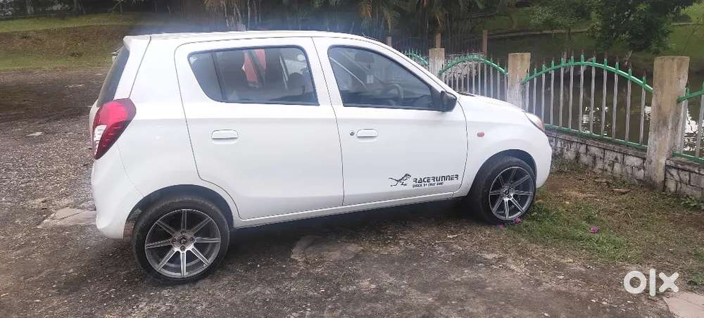 Full Loaded Wit Touch Screen Stereo Double Woofer Alloy Wheels