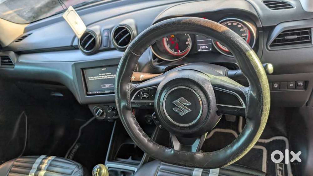 Maruti Suzuki Swift Vvt Vxi, 2021, Petrol