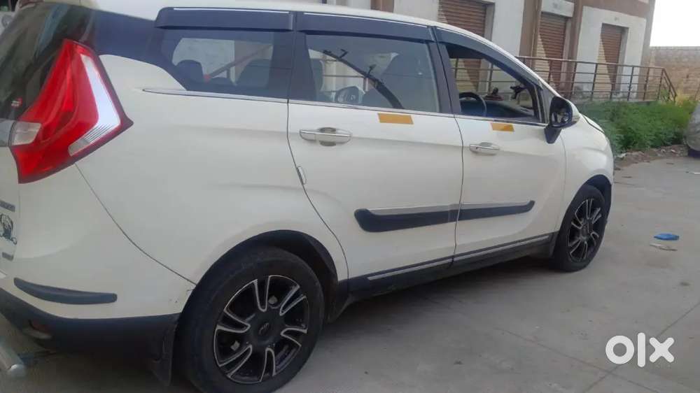 Mahindra Marazzo 2023 Diesel 100000 Km Driven