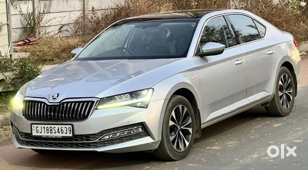 Skoda Superb 2.0 L&k Tsi At, 2023, Petrol