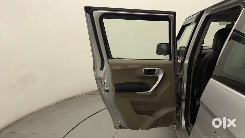 Mahindra Tuv 300 Plus P8, 2018, Diesel