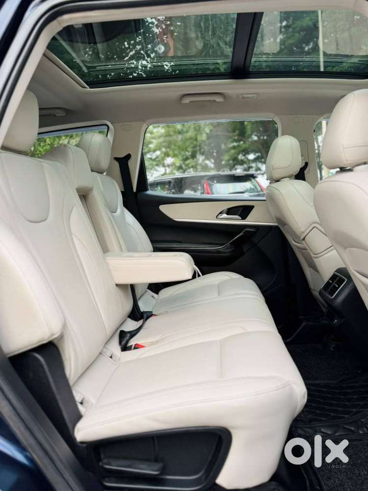 Mahindra Xuv700 Ax7 Luxury Pack Awd, 2022, Diesel