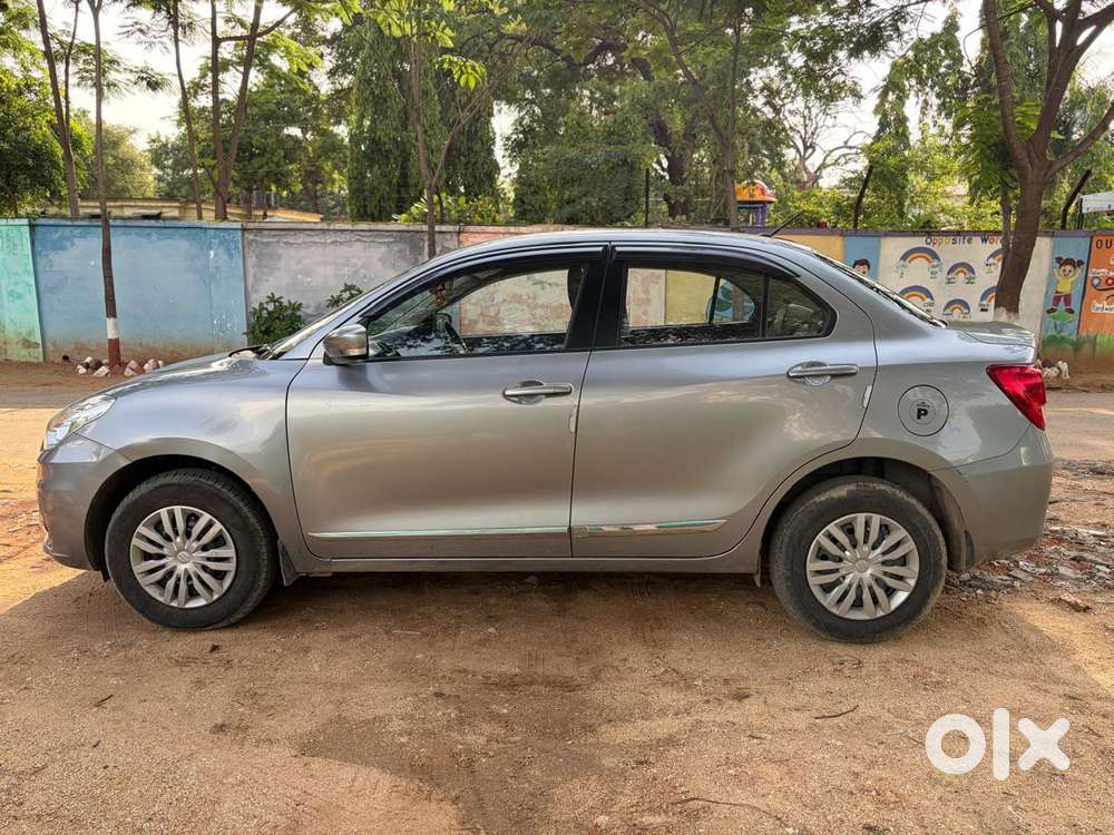 Maruti Suzuki Dzire 1.2 Vxi, 2022, Petrol