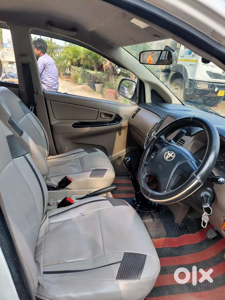 Toyota Innova 2015 Diesel Well Maintained