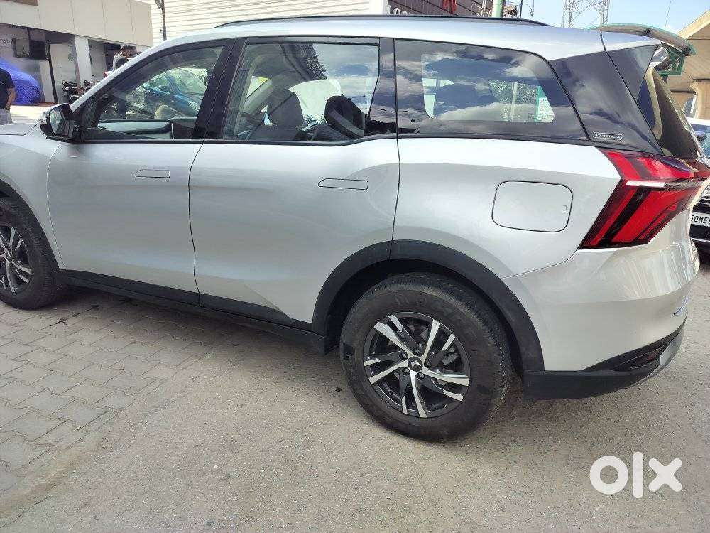 Mahindra Xuv700 2.0 Ax 5 Petrol At Str, 2022, Petrol